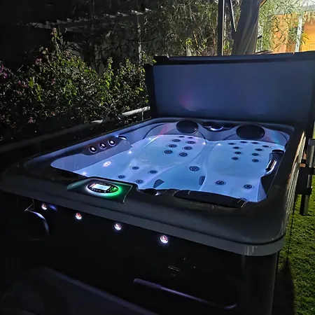 Ayios Elias Maisonette *